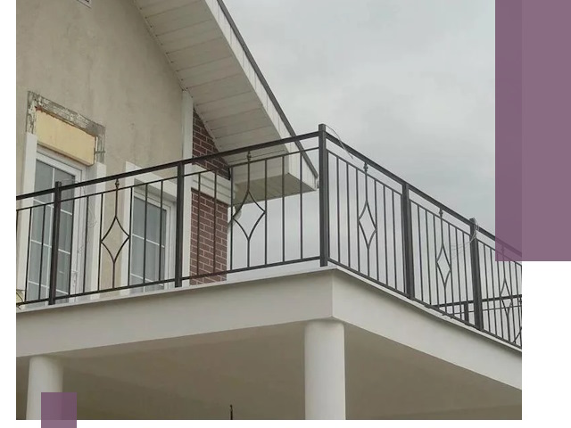 Изготовление балконных ограждений в Нововоронеже из металла и стекла