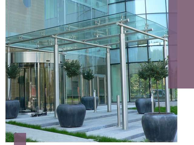 Навесы из стекла на заказ в Нововоронеже — монтаж и установка