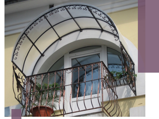 Козырьки над балконом в Нововоронеже — изготовление и монтаж